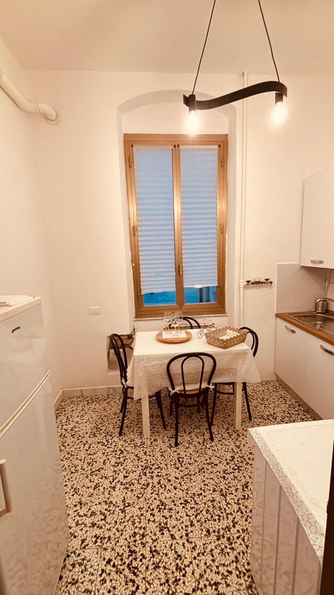 Appartamento Retro-Chic In La Spezia Buitenkant foto